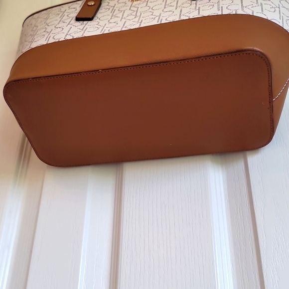 Calvin Klein Signature Handbag - Picture 9 of 14